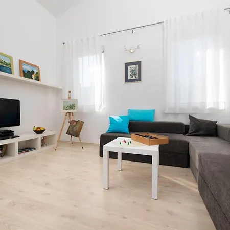 Arte Apartment